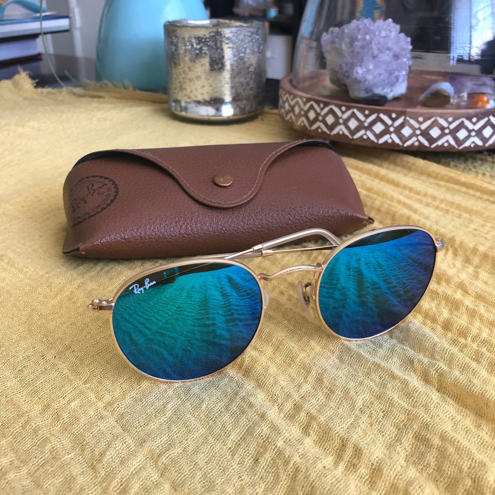 RayBan Round Gold Metal w/ Blue/Green Flash Lens